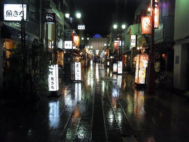 雨が降ってきた。